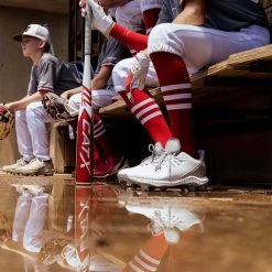 Marucci CATX Senior League (-10) USSSA Baseball Bat: MSBCX10 -Baseball Supply Store Marucci CATX 10 USSSA Baseball Bat MSBCX10 Lifestyle 3